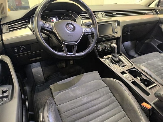 Volkswagen Passat 6 of 10