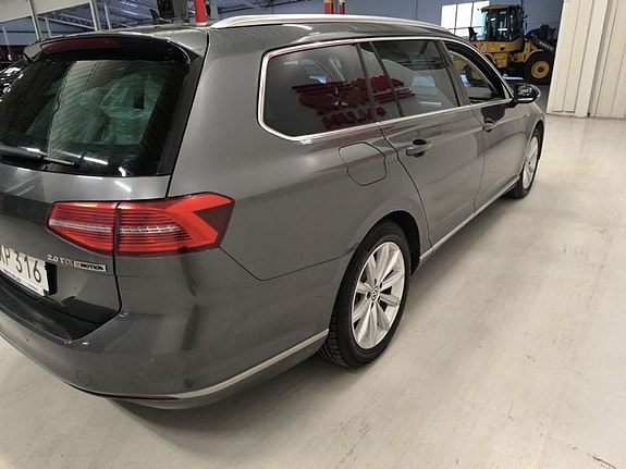 Volkswagen Passat 4 of 10