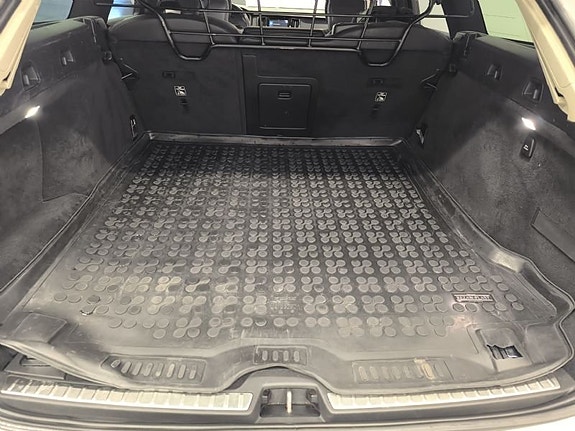Volvo V90 Cross Country 8 of 10