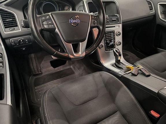 Volvo XC60 7 of 10