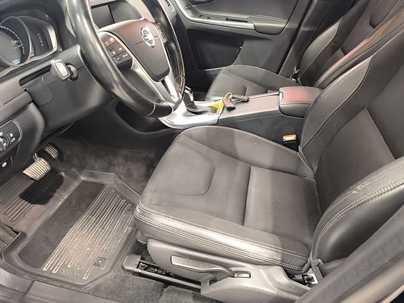 Volvo XC60 6 of 10