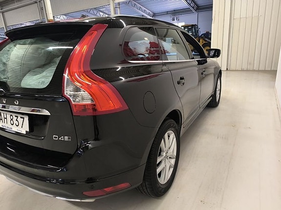 Volvo XC60 4 of 10
