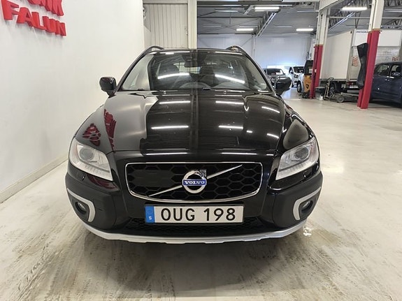 Volvo XC70 2 of 10