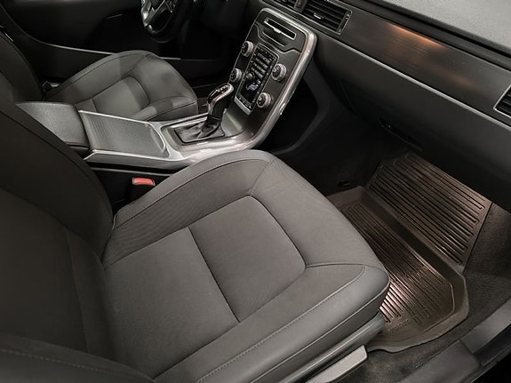 Volvo XC70 10 of 10