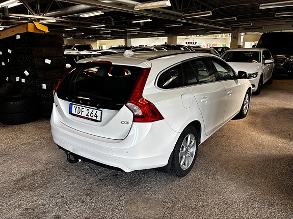 Volvo V60 4 of 6