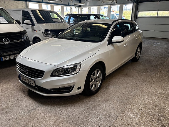 Volvo V60 2 of 6