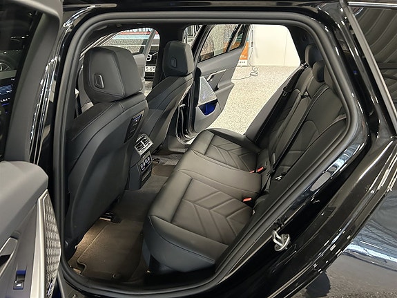 BMW 550e 14 of 26