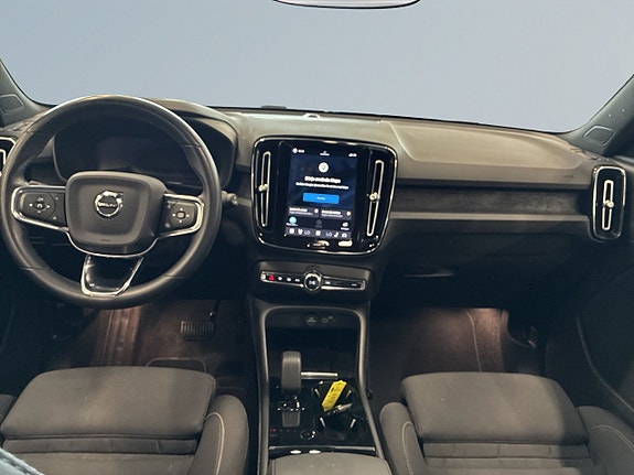 Volvo XC40 10 of 26