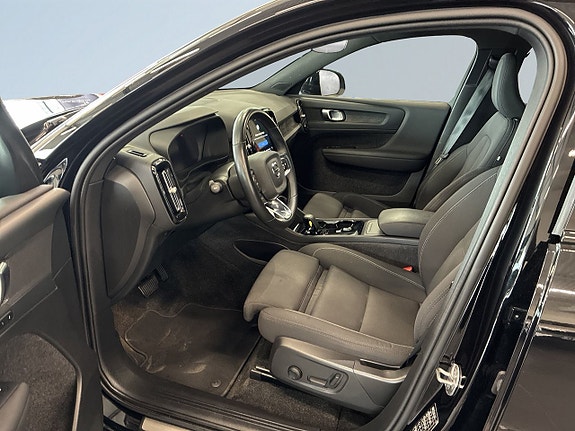 Volvo XC40 9 of 26
