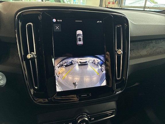 Volvo XC40 17 of 26