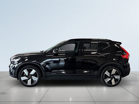 Volvo XC40 4 of 26