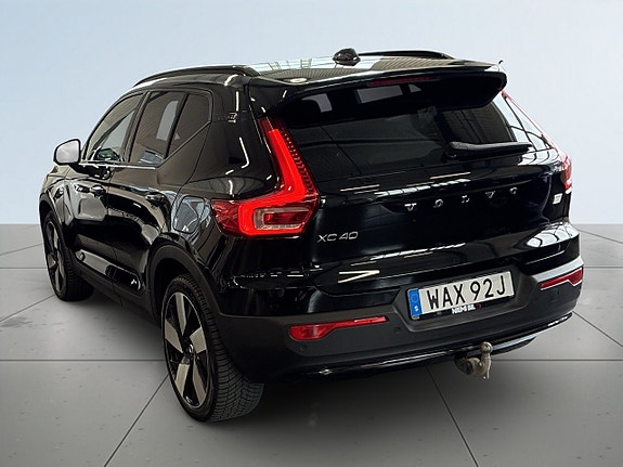 Volvo XC40 5 of 26