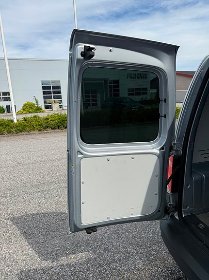 Volkswagen Caddy Maxi 12 of 30