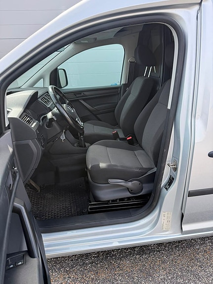 Volkswagen Caddy Maxi 21 of 30