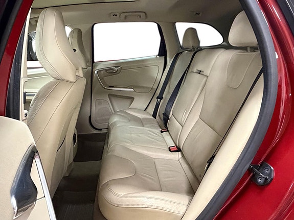 Volvo XC60 12 of 27