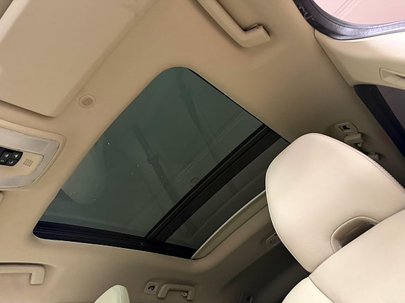 Volvo XC60 22 of 27