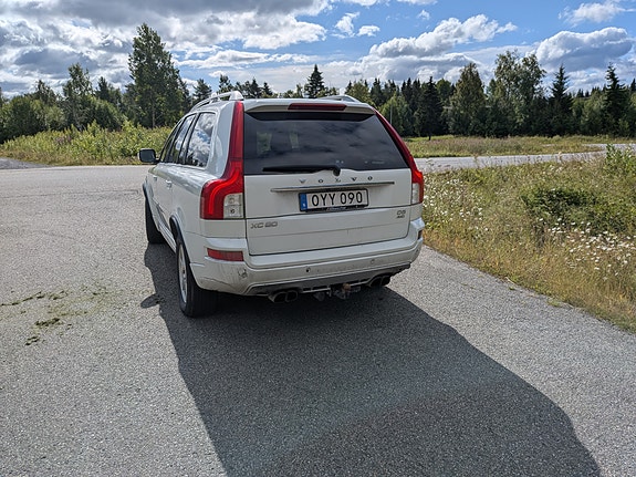 Volvo XC90 2 of 3