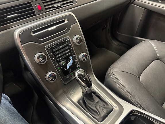 Volvo XC70 14 of 15