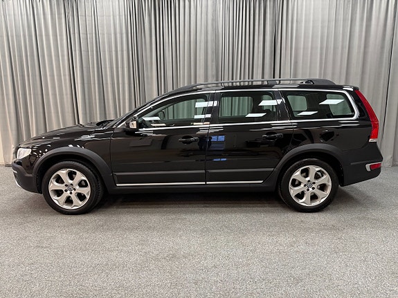 Volvo XC70 2 of 15