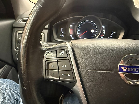 Volvo XC70 12 of 15