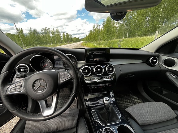Mercedes-Benz C220 d 12 of 12
