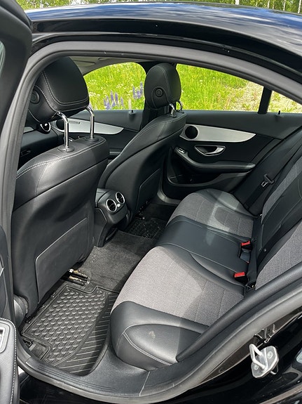 Mercedes-Benz C220 d 9 of 12