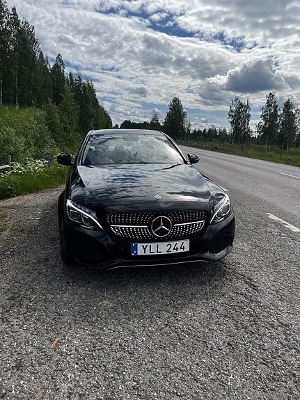 Mercedes-Benz C220 d 3 of 12