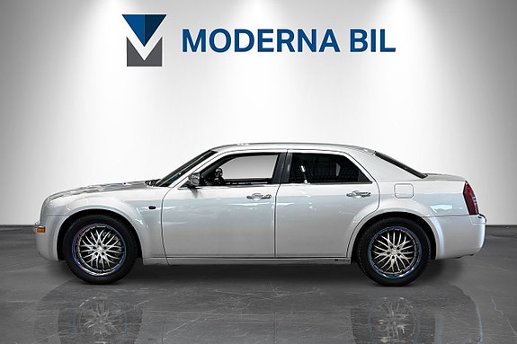 Chrysler 300C 3 of 20