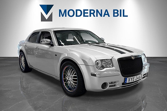 Chrysler 300C 8 of 20