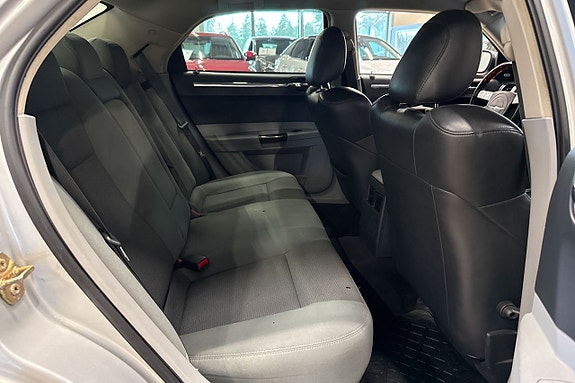 Chrysler 300C 19 of 20