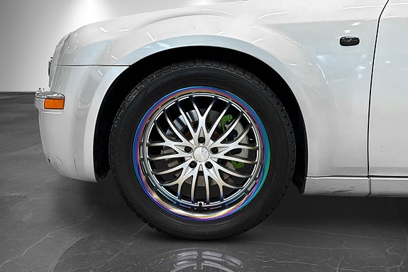 Chrysler 300C 2 of 20