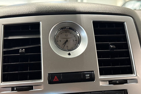 Chrysler 300C 14 of 20
