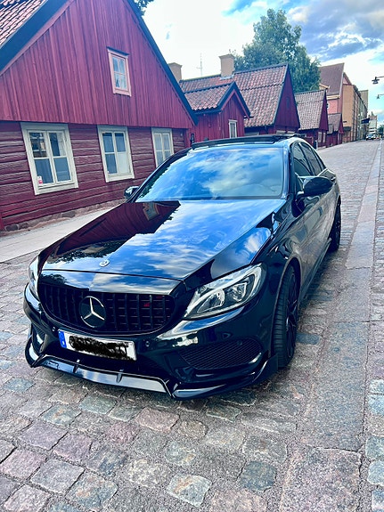 Mercedes-Benz 220 3 of 7