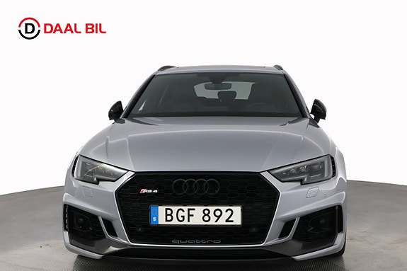 Audi RS4 2 of 30