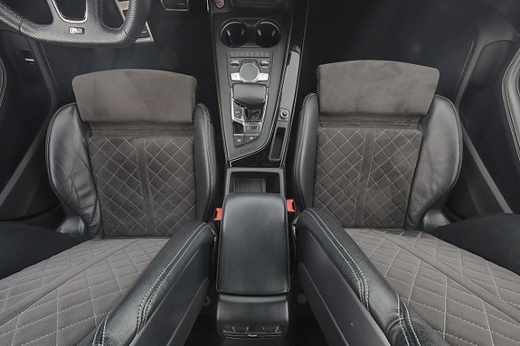 Audi RS4 14 of 30