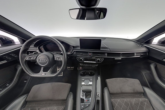 Audi RS4 13 of 30