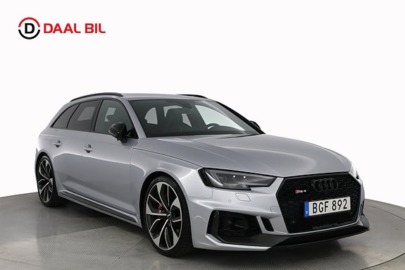 Audi RS4 3 of 30
