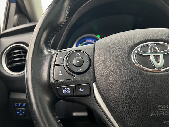 Toyota Auris 15 of 29