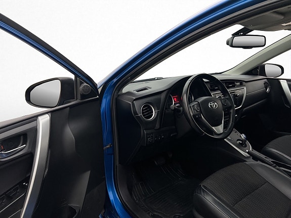 Toyota Auris 10 of 29