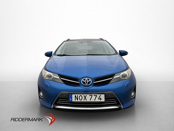 Toyota Auris 2 of 29