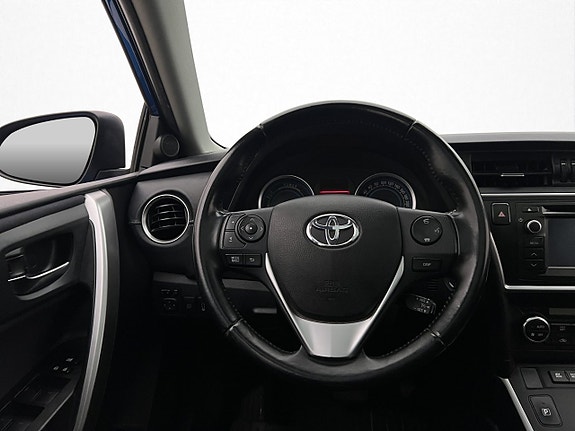 Toyota Auris 14 of 29