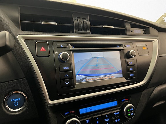 Toyota Auris 18 of 29