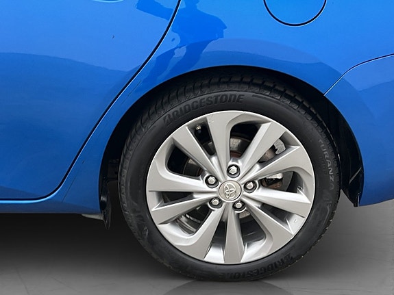 Toyota Auris 29 of 29