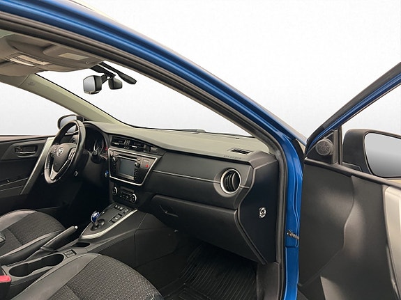 Toyota Auris 23 of 29