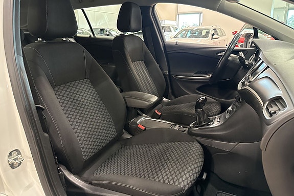 Opel Astra 18 of 22