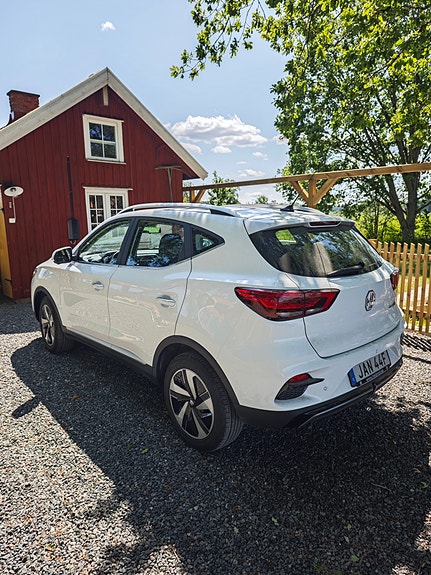 MG ZS EV 2 of 6