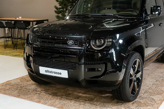 Land Rover Defender 110 3 of 30