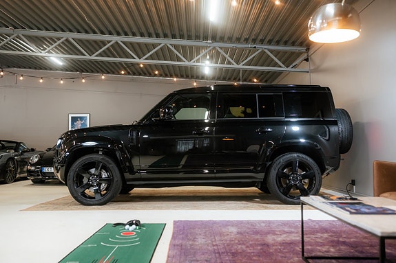 Land Rover Defender 110 7 of 30