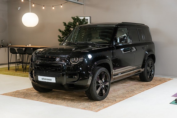 Land Rover Defender 110 2 of 30