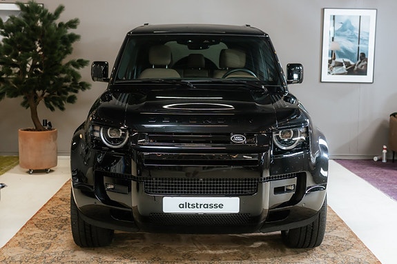 Land Rover Defender 110 6 of 30
